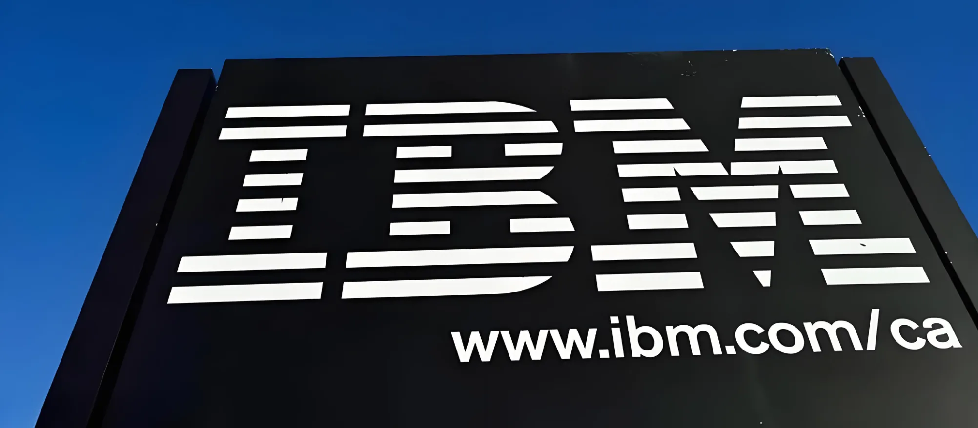 IBM发布全球首款亚1nm芯片：三维纳米堆叠架构突破0.7nm节点